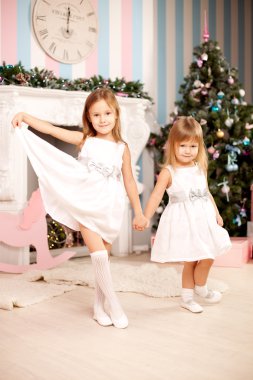 çok güzel iki kız evde