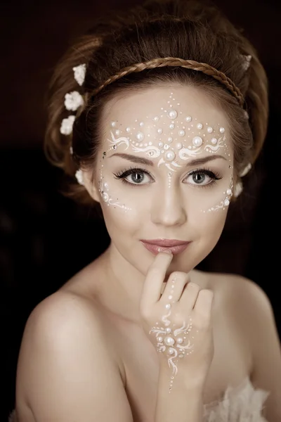 Woman with creative make-up of pearls — Stock Photo, Image