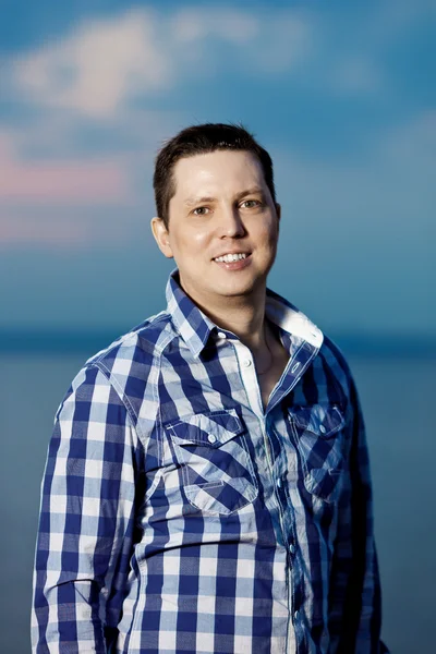 Portrait of a young  man outside — Stock Photo, Image