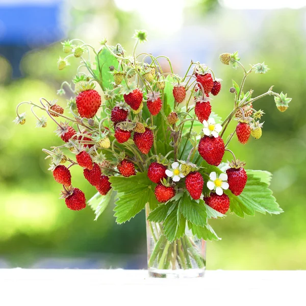Bouquet of strawberries