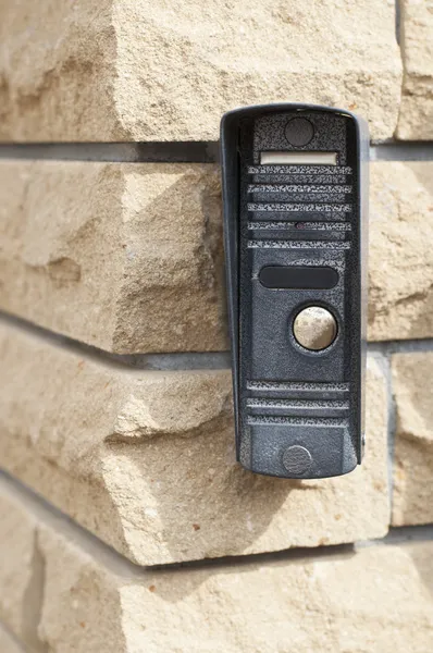 Timbre de puerta en la pared de ladrillo — Foto de Stock