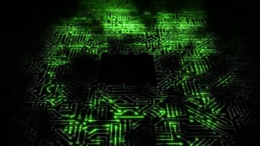 Elektriksel itici güç, mikro devrenin devrelerinden geçiyor. Bilgisayar devre kartındaki bir enerji dalgasına dayanıyor. Döngülü