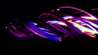 Tellerin, çizgilerin, kurdelelerin, liflerin ve kabloların renkli soyut arkaplanı. Uzayda parlak ipleri birbirine dokumak. Çizgiler yapısal lifler oluşturur