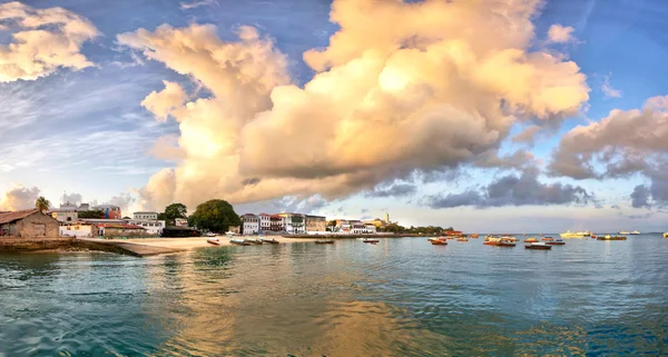 Panorama de Stone Town en la isla de Zanzíbar — Foto de Stock