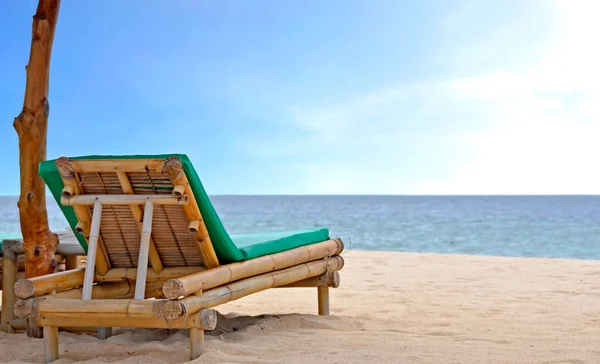 Relaxing Chair on white sandy Beach — Stok fotoğraf