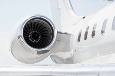 özel bir uçak - Jet motoru bombardier
