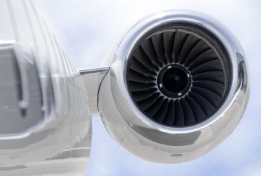 özel bir uçak - Jet motoru closeup bombardier