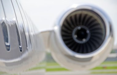 özel bir uçak - Jet motoru closeup bombardier