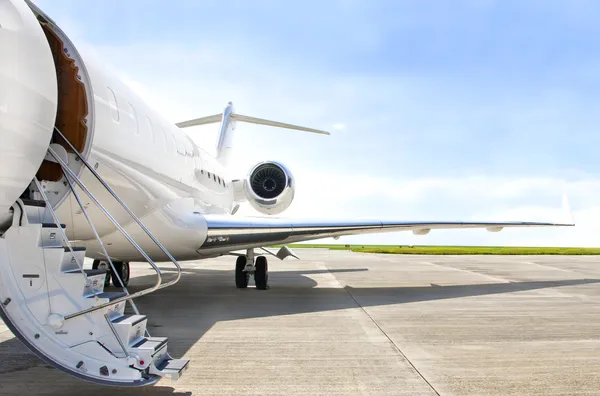 Stairs with jet engine on a private airplane - Bombardier — Stock Photo, Image