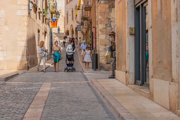 Montblanc España Septiembre 2021 Vieja Calle Con Gente Casco Histórico — Foto de Stock