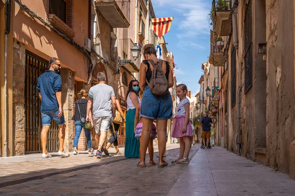 Montblanc Spanyolország Szeptember 2021 Régi Utca Gyermekes Családdal Antik Spanyol — Stock Fotó