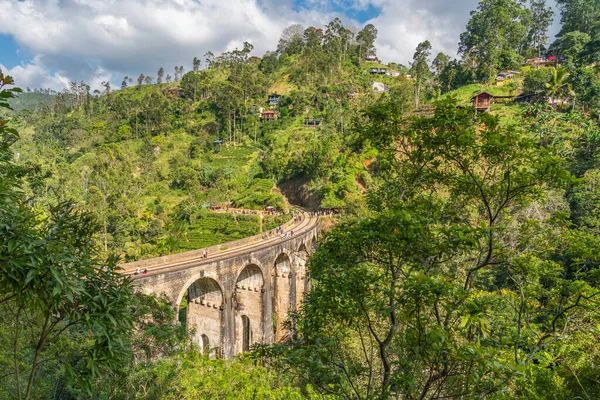 Ella nine arch bridge, one of Sri Lankas most famous tourist attraction — Stock Photo, Image