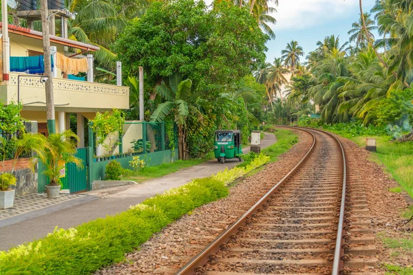 Hikkaduwa Sri Lanka Diciembre 2021 Tren Hikkaduwa Con Tuk Tuk — Foto de Stock