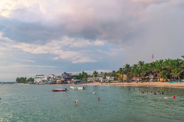 Hikkaduwa Sri Lanka Diciembre 2021 Caminata Turística Largo Turtle Beach —  Fotos de Stock