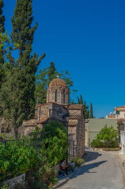 ATENS, GREECE - 21 Mayıs 2022: Atina 'nın Plaka ilçesinde sokak manzarası