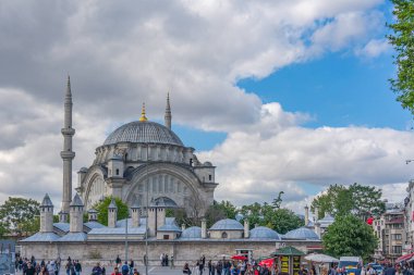 ISTANBUL, TURKEY - MAY 19.2022: View of Nuruosmaniye Mosque, an architecturally significant Ottoman mosque completed in 1755. clipart
