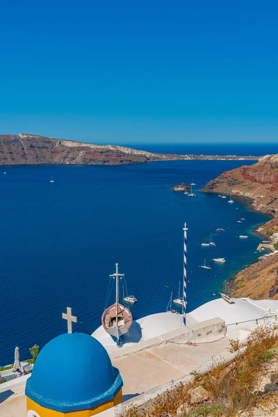 View Coastline Oia Traditional White Houses Santorini Island Greece Vertical — Stockfoto