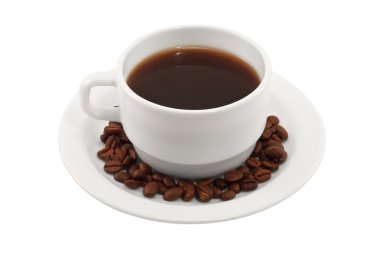 Beyaz arka planda kahve fincanı ve çay tabağı.