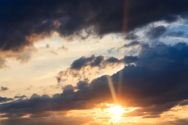 Красиві вечірній захід сонця — стокове фото