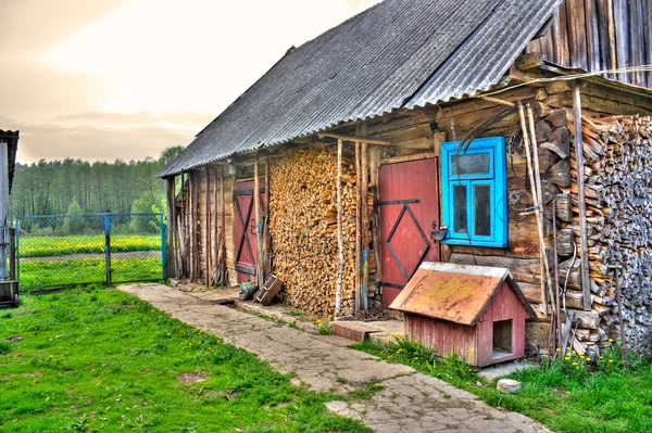 Tipik bir köy evi hdr — Stok fotoğraf