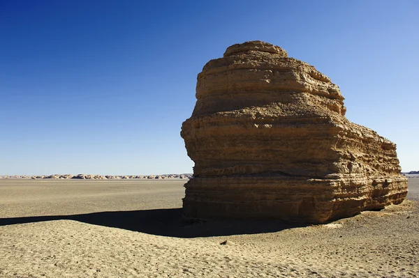 Уникальная поверхность земли Ядан в пустыне Гоби — стоковое фото