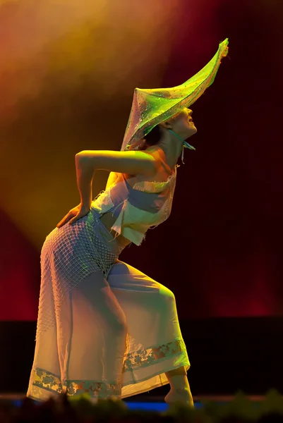 Bailarina étnica china pertty — Foto de Stock