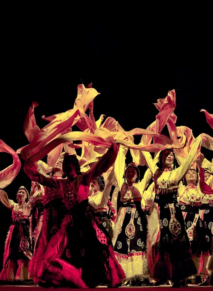 Tibetaanse etnische dansers — Stockfoto