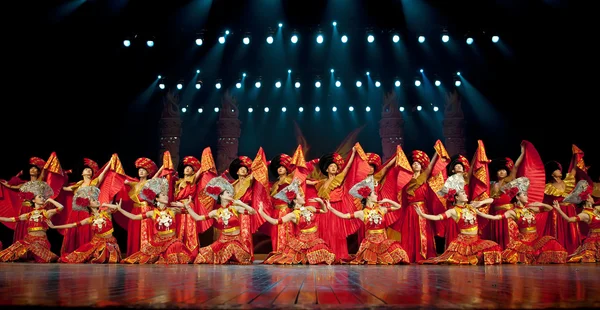 Danza étnica china de nacionalidad Yi — Foto de Stock