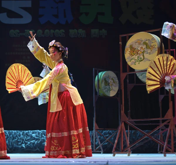 Dançarina étnica coreana — Fotografia de Stock