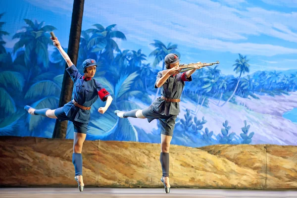 Китайский балет: Красный отряд женщин — стоковое фото