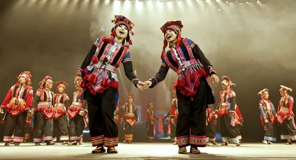 Bailarines nacionales chinos — Foto de Stock