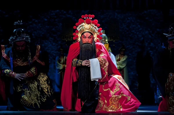 Chinese traditionele opera acteur met theatrale kostuum — Stockfoto