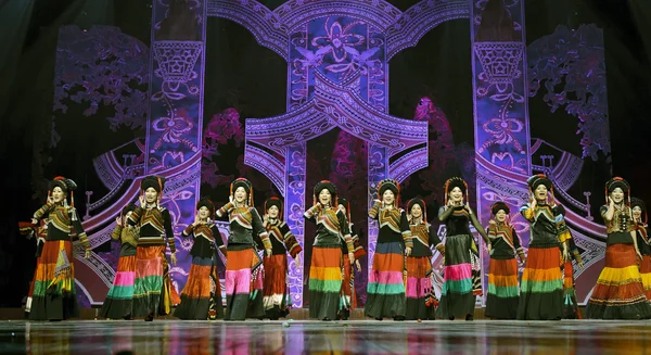 Chinese ethnic dance of Yi nationality — Stock Photo, Image