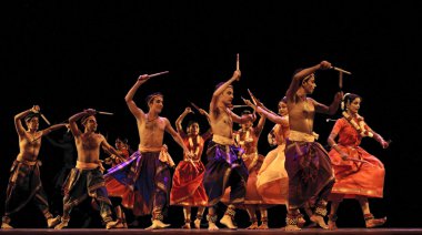 Hint bharatanatyam dansçılar
