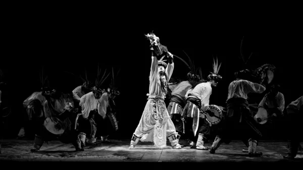 中国羌族民族舞蹈由羌族民族舞蹈特鲁普 — 图库照片