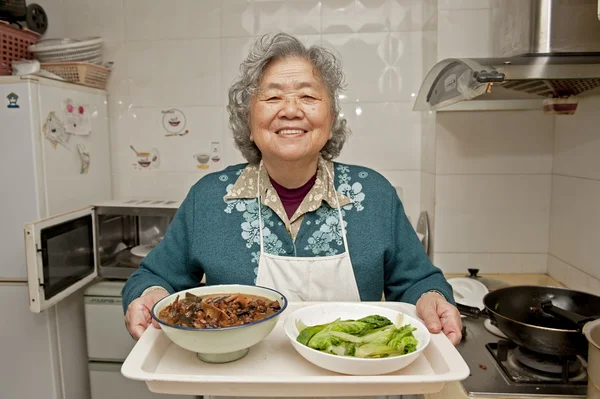 Cozinhar avó — Fotografia de Stock