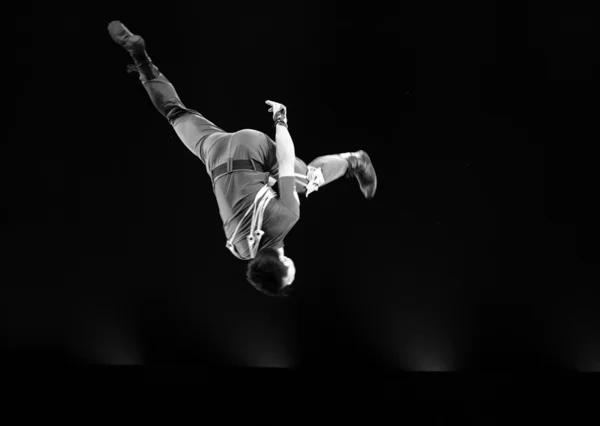 Salto ballerino moderno — Foto Stock