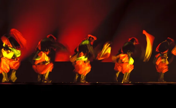 Tancerze etniczne chiński — Zdjęcie stockowe