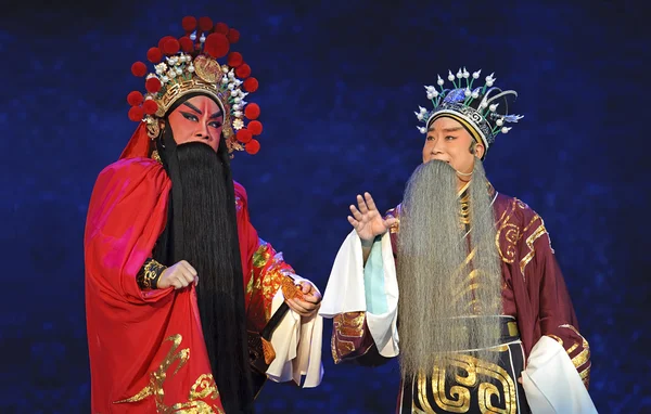 Ator de ópera tradicional chinesa com traje teatral — Fotografia de Stock