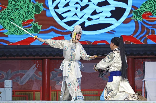 Attori d'opera tradizionali cinesi — Foto Stock
