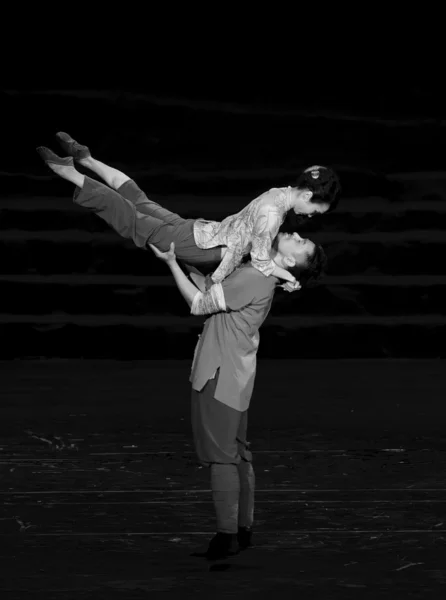 O famoso drama de dança chinês: Guerrilheiros Ferroviários — Fotografia de Stock