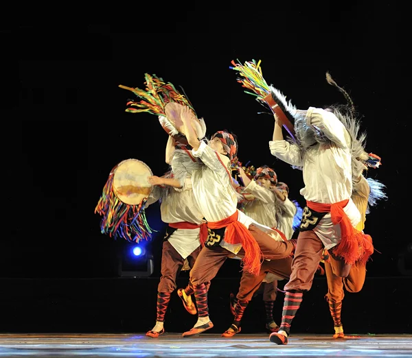 Chinese Qiang ethnic dancers — Stock Photo, Image