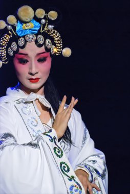 oldukça Çince Geleneksel opera oyuncu tiyatro kostüm