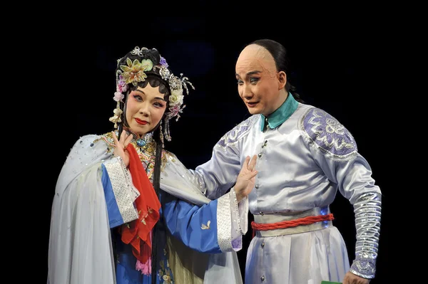 Chinese traditionele opera acteur met theatrale kostuum — Stockfoto