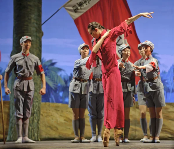 Chiński ballet: Red oderwania kobiet — Zdjęcie stockowe