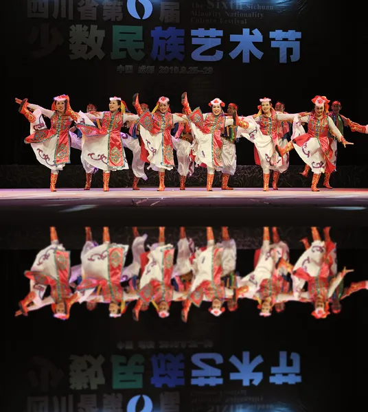 Mongolski etniczne tancerzy — Zdjęcie stockowe