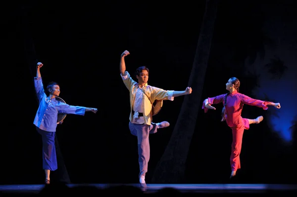 Chiński ballet: Red oderwania kobiet — Zdjęcie stockowe