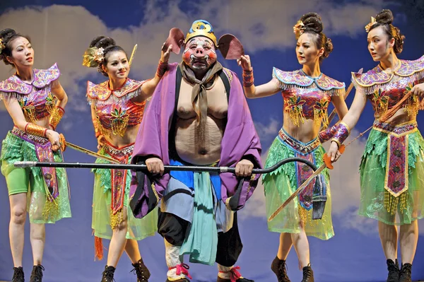 중국의 오페라 "원숭이 왕: 불타는 산" — 스톡 사진