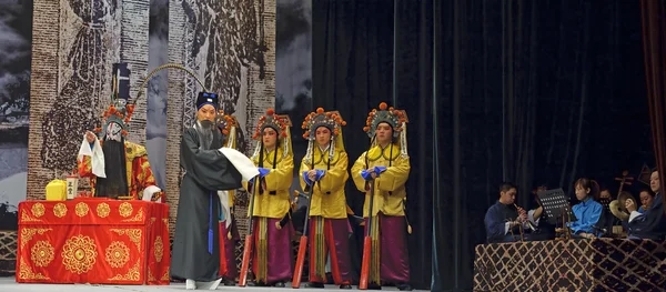 Kínai hagyományos opera színészek és színházi jelmeztervező — Stock Fotó