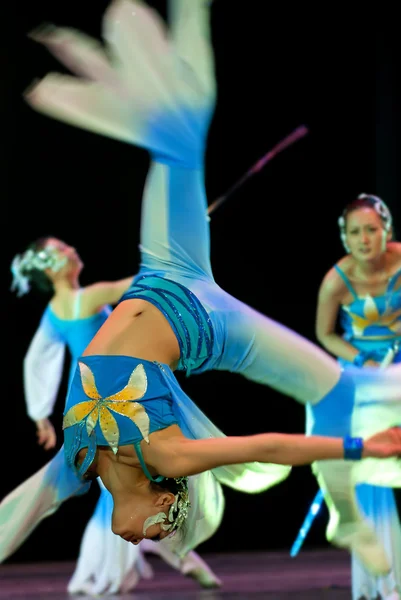 Pretty dancing girl — Stock Photo, Image